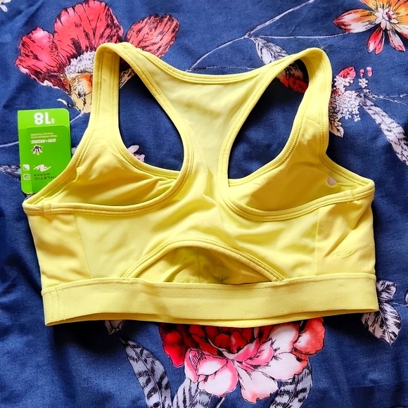 Small sport top - Picture 2 of 3